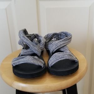 Sketchers Yoga Foam Sandals